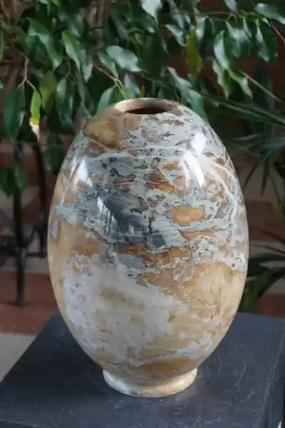 Tischvase für Trockenblumen aus Naturstein mit wunderschönen Farbspiel - ø ca.22 cm x Höhe ca. 32 cm