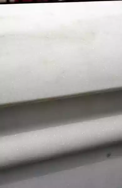 Sagoma della fontana in marmo di lasa bianco