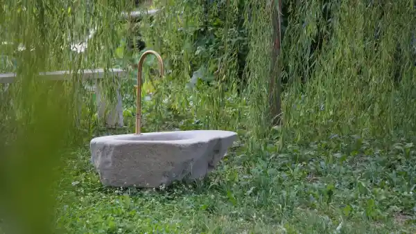 Fontana in pietra naturale porfido grigio