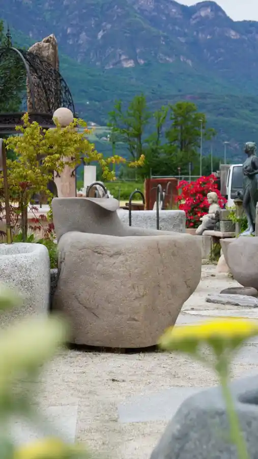 Ciottolo di porfido scavato a fontana