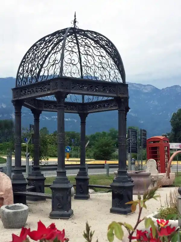 Garten Pavillon aus Gusseisen schwarz mit Eisenkuppel