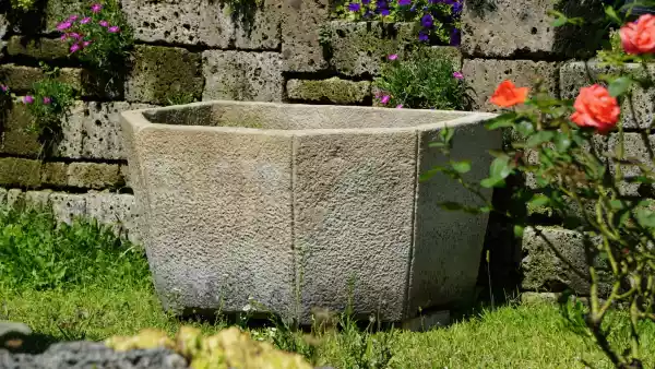 Antiker sechseckiger Brunnen - komplett handgearbeitet