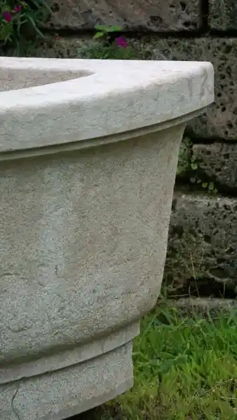 bella fontana in marmo per un cortile in Alto Adige